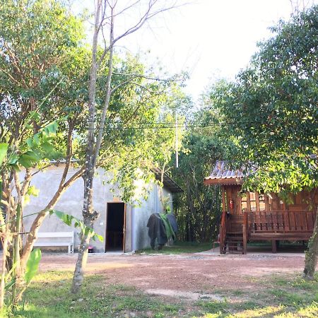 Hotel Baan Suan Kru Kob Ban Ko Maphang Exteriér fotografie