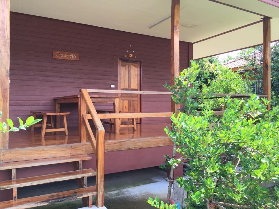 Hotel Baan Suan Kru Kob Ban Ko Maphang Exteriér fotografie