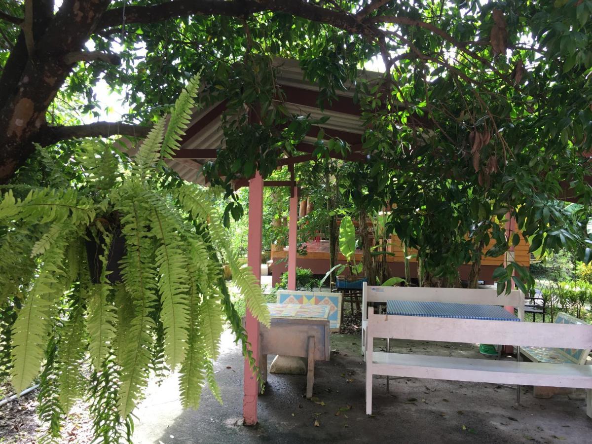 Hotel Baan Suan Kru Kob Ban Ko Maphang Exteriér fotografie